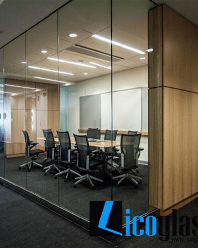  Kính cường lực cho phòng họp văn phòng mẫu 08