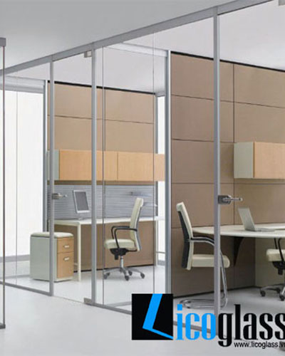  Kính cường lực cho văn phòng mẫu 05